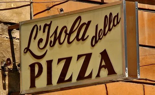 L'isola della Pizza - Insegna